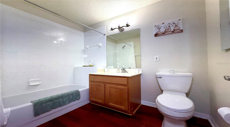 2nd Full Bathroom