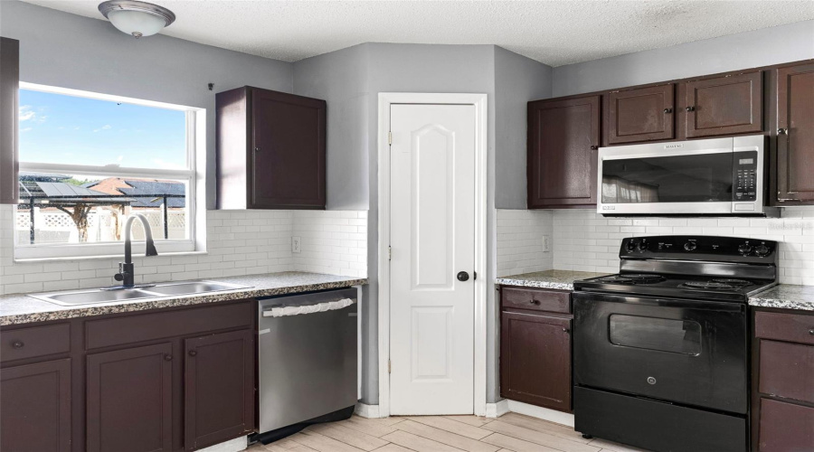 DAVENPORT, Florida 33837, 4 Bedrooms Bedrooms, ,2 BathroomsBathrooms,Residential,For Sale,VERVAIN,0,MFRS5153027