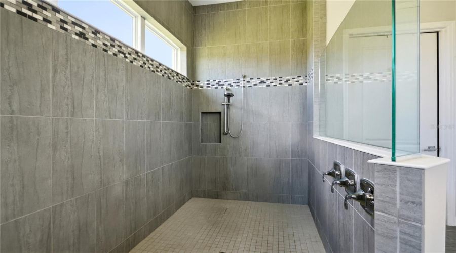 DAVENPORT, Florida 33837, 4 Bedrooms Bedrooms, ,3 BathroomsBathrooms,Residential,For Sale,HERITAGE GREEN,0,MFRS5152561