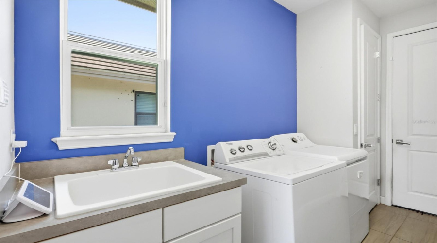 DAVENPORT, Florida 33837, 4 Bedrooms Bedrooms, ,3 BathroomsBathrooms,Residential,For Sale,HERITAGE GREEN,0,MFRS5152561