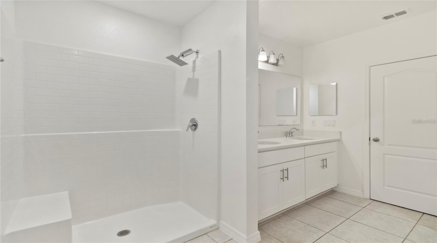 DAVENPORT, Florida 33837, 4 Bedrooms Bedrooms, ,2 BathroomsBathrooms,Residential,For Sale,OAK BLUFF,0,MFRO6422032