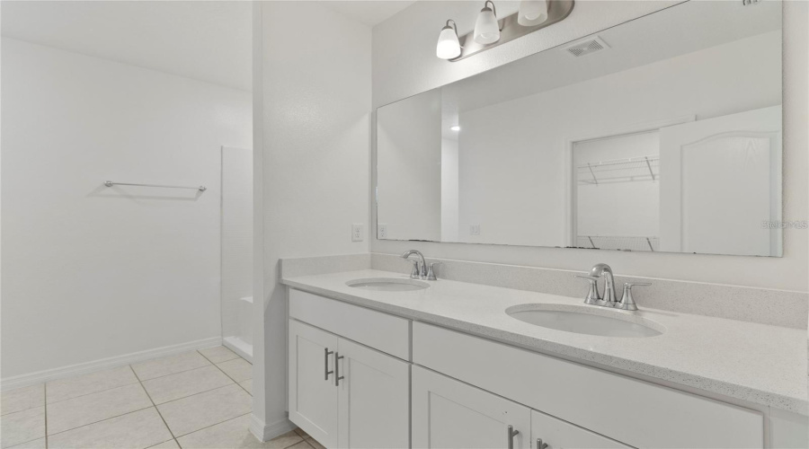 DAVENPORT, Florida 33837, 4 Bedrooms Bedrooms, ,2 BathroomsBathrooms,Residential,For Sale,OAK BLUFF,0,MFRO6422032