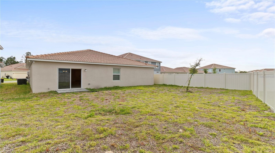 DAVENPORT, Florida 33837, 4 Bedrooms Bedrooms, ,2 BathroomsBathrooms,Residential,For Sale,OAK BLUFF,0,MFRO6422032