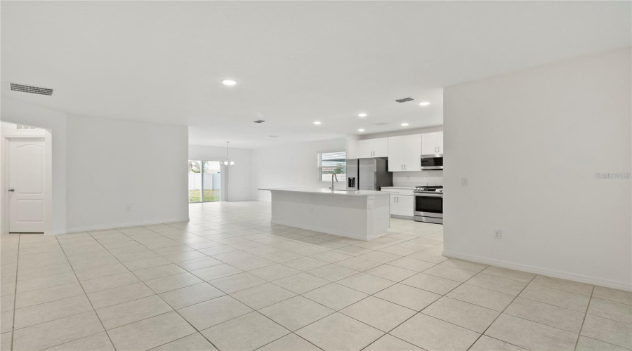 DAVENPORT, Florida 33837, 4 Bedrooms Bedrooms, ,2 BathroomsBathrooms,Residential,For Sale,OAK BLUFF,0,MFRO6422032