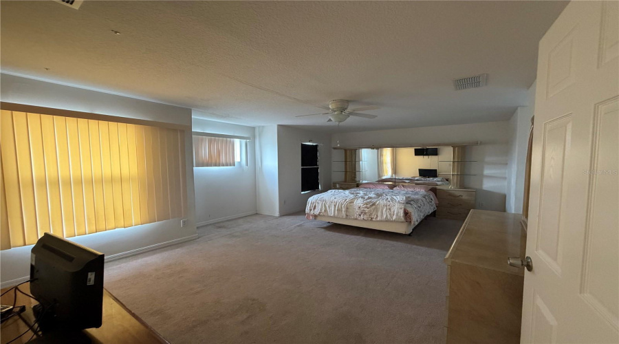 KISSIMMEE, Florida 34746, 4 Bedrooms Bedrooms, ,3 BathroomsBathrooms,Residential,For Sale,WATERFORD,0,MFRO6422070