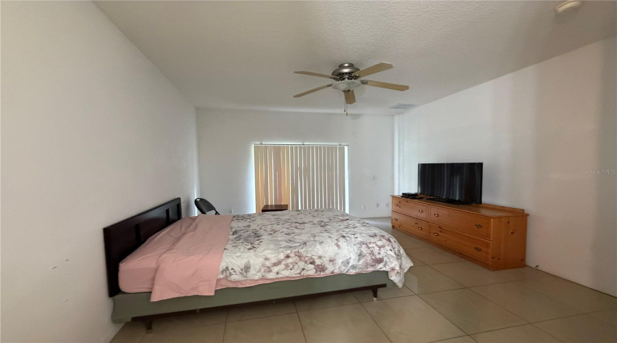 KISSIMMEE, Florida 34746, 4 Bedrooms Bedrooms, ,3 BathroomsBathrooms,Residential,For Sale,WATERFORD,0,MFRO6422070