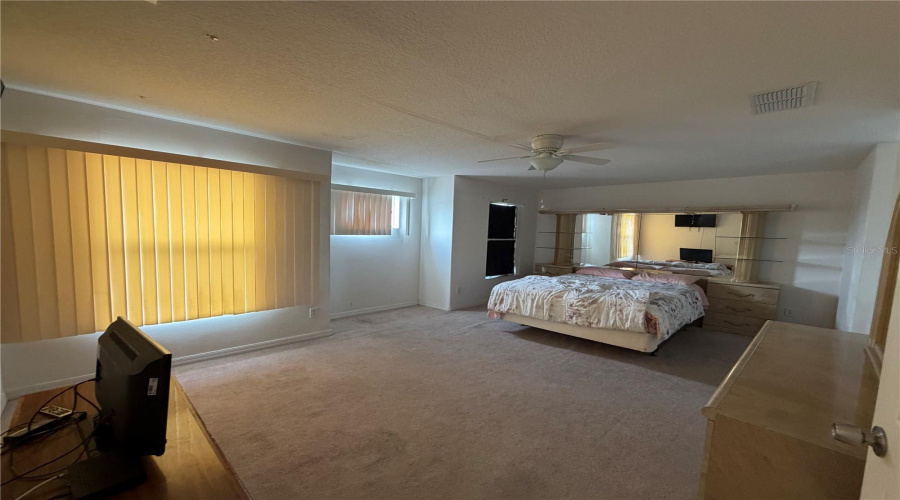 KISSIMMEE, Florida 34746, 4 Bedrooms Bedrooms, ,3 BathroomsBathrooms,Residential,For Sale,WATERFORD,0,MFRO6422070