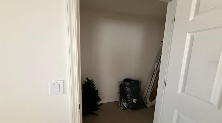 KISSIMMEE, Florida 34746, 4 Bedrooms Bedrooms, ,3 BathroomsBathrooms,Residential,For Sale,WATERFORD,0,MFRO6422070