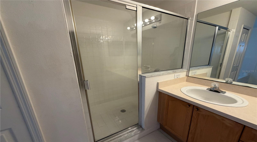KISSIMMEE, Florida 34746, 4 Bedrooms Bedrooms, ,3 BathroomsBathrooms,Residential,For Sale,WATERFORD,0,MFRO6422070