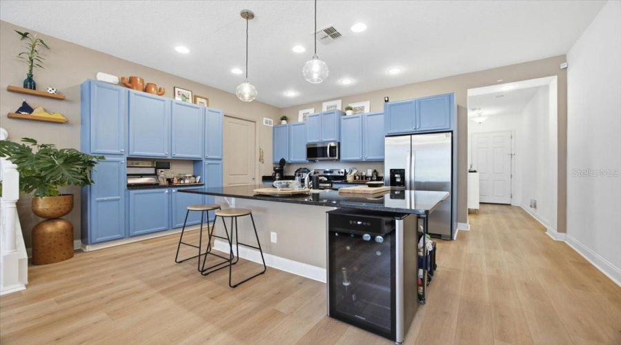 DAVENPORT, Florida 33896, 5 Bedrooms Bedrooms, ,5 BathroomsBathrooms,Residential,For Sale,CAPTIVA,0,MFRO6422495