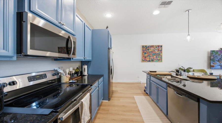 DAVENPORT, Florida 33896, 5 Bedrooms Bedrooms, ,5 BathroomsBathrooms,Residential,For Sale,CAPTIVA,0,MFRO6422495