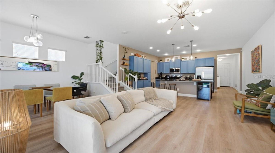 DAVENPORT, Florida 33896, 5 Bedrooms Bedrooms, ,5 BathroomsBathrooms,Residential,For Sale,CAPTIVA,0,MFRO6422495