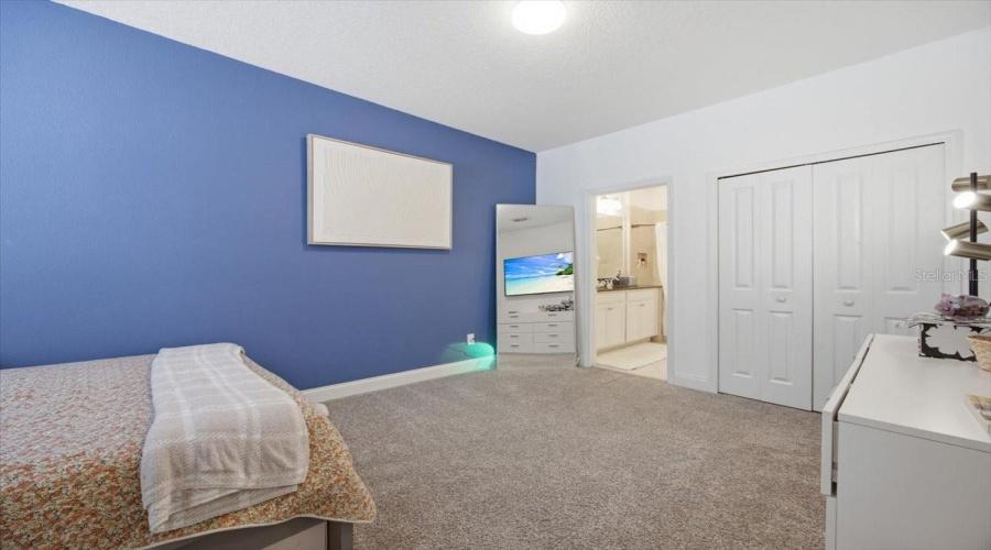DAVENPORT, Florida 33896, 5 Bedrooms Bedrooms, ,5 BathroomsBathrooms,Residential,For Sale,CAPTIVA,0,MFRO6422495