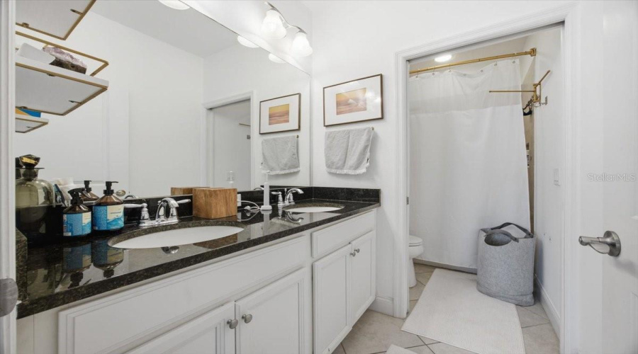 DAVENPORT, Florida 33896, 5 Bedrooms Bedrooms, ,5 BathroomsBathrooms,Residential,For Sale,CAPTIVA,0,MFRO6422495
