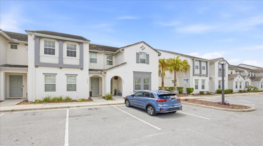 DAVENPORT, Florida 33896, 5 Bedrooms Bedrooms, ,5 BathroomsBathrooms,Residential,For Sale,CAPTIVA,0,MFRO6422495