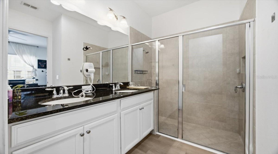 DAVENPORT, Florida 33896, 5 Bedrooms Bedrooms, ,5 BathroomsBathrooms,Residential,For Sale,CAPTIVA,0,MFRO6422495