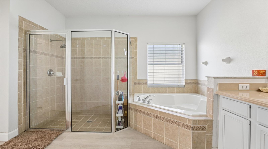 KISSIMMEE, Florida 34746, 3 Bedrooms Bedrooms, ,3 BathroomsBathrooms,Residential,For Sale,VALLEYVIEW,0,MFRO6420345