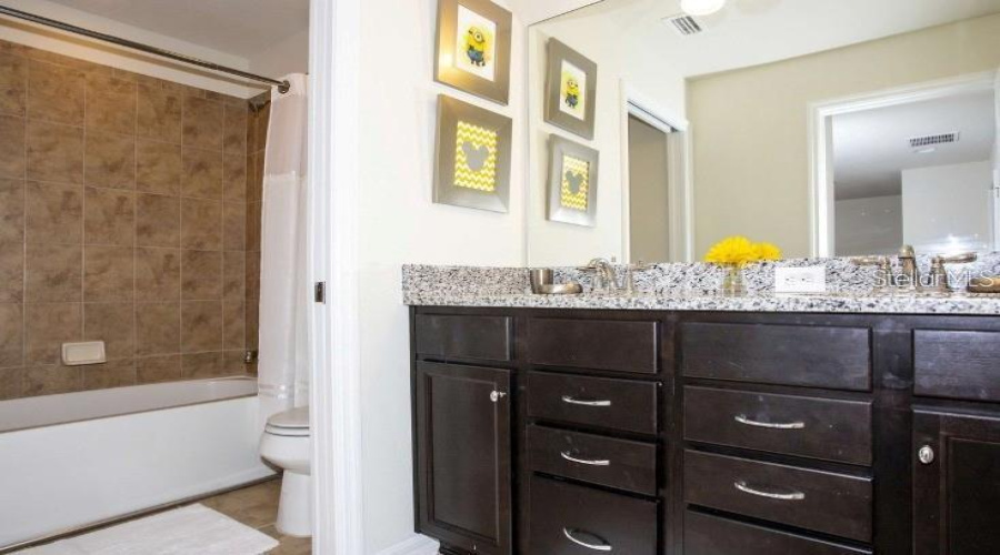 KISSIMMEE, Florida 34747, 5 Bedrooms Bedrooms, ,4 BathroomsBathrooms,Residential,For Sale,GENEVE CT,0,MFRO6422639