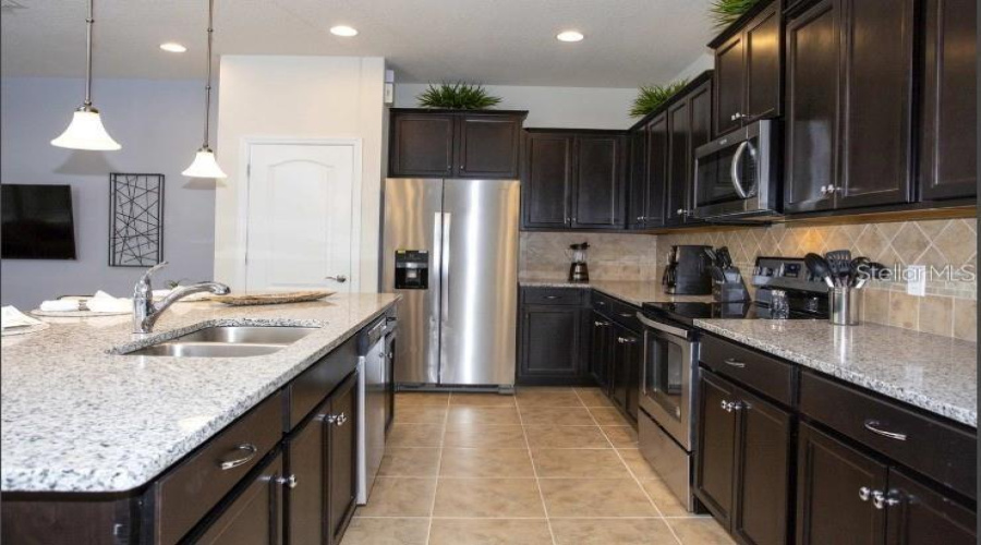 KISSIMMEE, Florida 34747, 5 Bedrooms Bedrooms, ,4 BathroomsBathrooms,Residential,For Sale,GENEVE CT,0,MFRO6422639