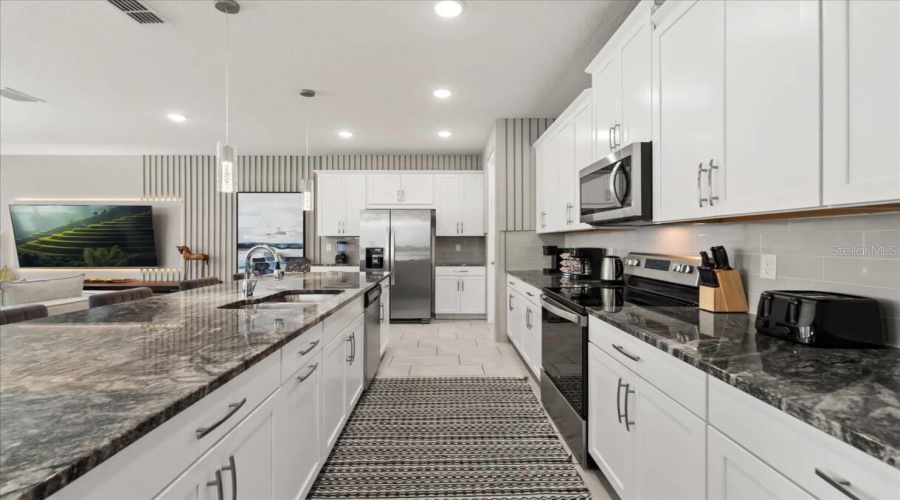 KISSIMMEE, Florida 34747, 9 Bedrooms Bedrooms, ,6 BathroomsBathrooms,Residential,For Sale,MERMAID COVE,0,MFRO6418556