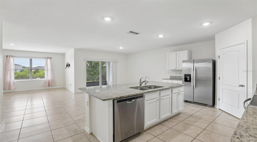 DAVENPORT, Florida 33837, 4 Bedrooms Bedrooms, ,2 BathroomsBathrooms,Residential,For Sale,NOBLE,0,MFRO6422399
