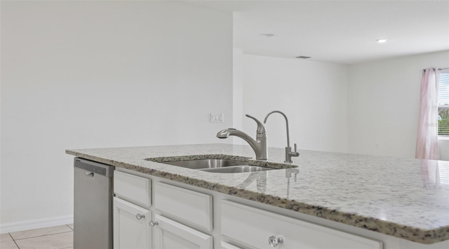 DAVENPORT, Florida 33837, 4 Bedrooms Bedrooms, ,2 BathroomsBathrooms,Residential,For Sale,NOBLE,0,MFRO6422399
