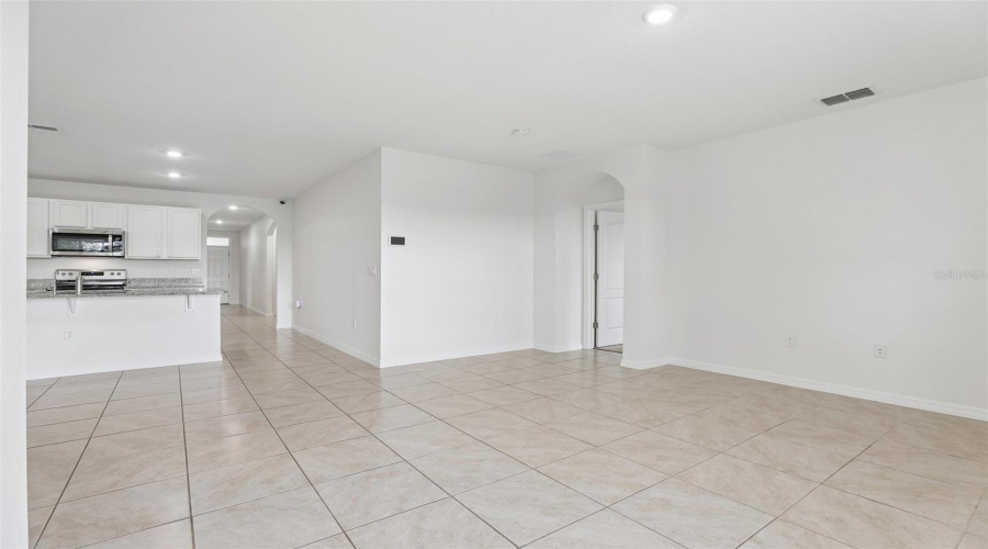 DAVENPORT, Florida 33837, 4 Bedrooms Bedrooms, ,2 BathroomsBathrooms,Residential,For Sale,NOBLE,0,MFRO6422399