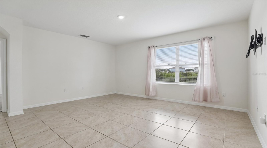 DAVENPORT, Florida 33837, 4 Bedrooms Bedrooms, ,2 BathroomsBathrooms,Residential,For Sale,NOBLE,0,MFRO6422399