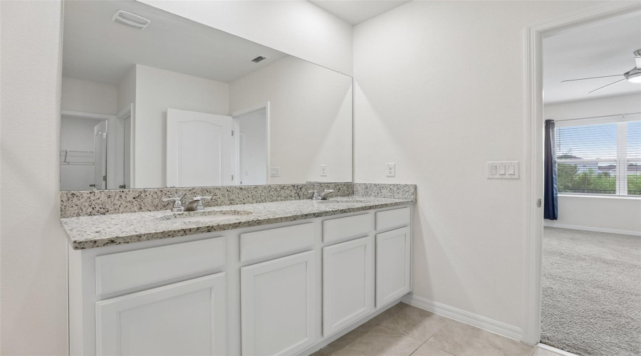 DAVENPORT, Florida 33837, 4 Bedrooms Bedrooms, ,2 BathroomsBathrooms,Residential,For Sale,NOBLE,0,MFRO6422399