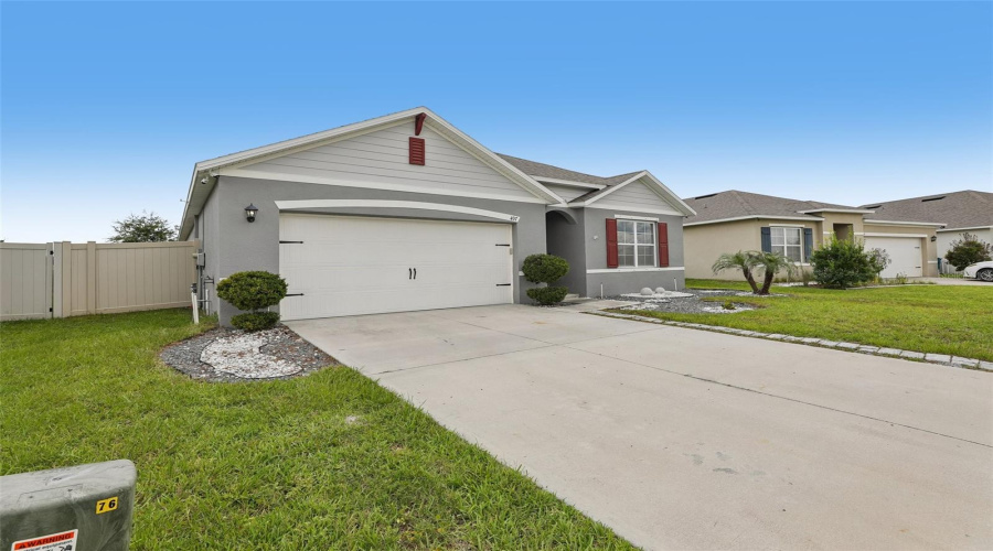 DAVENPORT, Florida 33837, 4 Bedrooms Bedrooms, ,2 BathroomsBathrooms,Residential,For Sale,NOBLE,0,MFRO6422399
