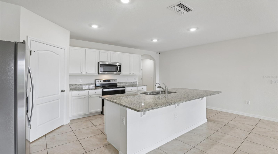 DAVENPORT, Florida 33837, 4 Bedrooms Bedrooms, ,2 BathroomsBathrooms,Residential,For Sale,NOBLE,0,MFRO6422399
