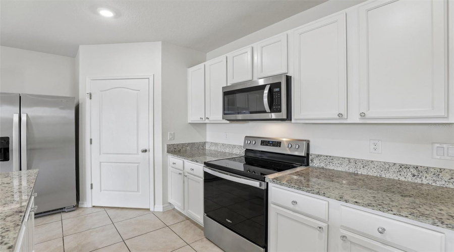 DAVENPORT, Florida 33837, 4 Bedrooms Bedrooms, ,2 BathroomsBathrooms,Residential,For Sale,NOBLE,0,MFRO6422399