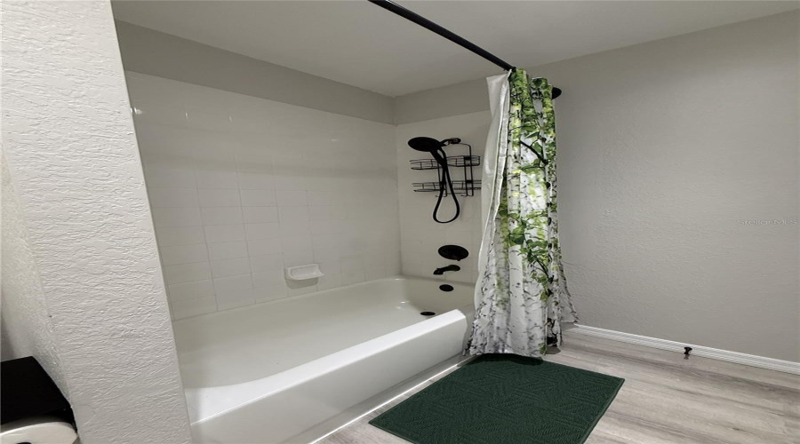 KISSIMMEE, Florida 34747, 2 Bedrooms Bedrooms, ,2 BathroomsBathrooms,Residential,For Sale,PIRATES RETREAT,0,MFRTB8524632