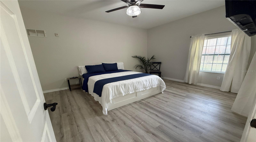 KISSIMMEE, Florida 34747, 2 Bedrooms Bedrooms, ,2 BathroomsBathrooms,Residential,For Sale,PIRATES RETREAT,0,MFRTB8524632