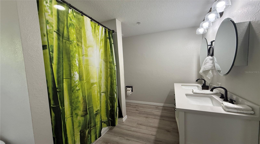 KISSIMMEE, Florida 34747, 2 Bedrooms Bedrooms, ,2 BathroomsBathrooms,Residential,For Sale,PIRATES RETREAT,0,MFRTB8524632