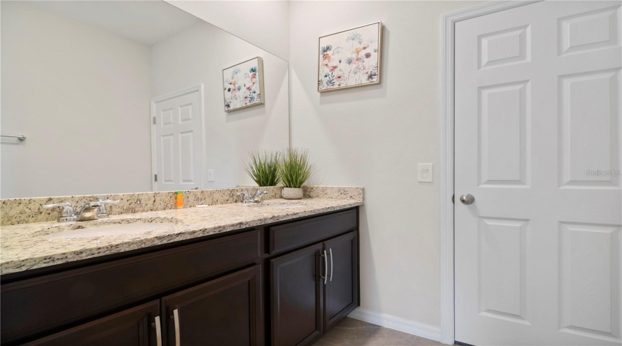 DAVENPORT, Florida 33896, 5 Bedrooms Bedrooms, ,3 BathroomsBathrooms,Residential,For Sale,ABERDEEN,0,MFRO6422075