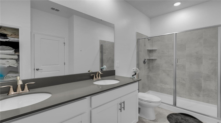 DAVENPORT, Florida 33837, 4 Bedrooms Bedrooms, ,3 BathroomsBathrooms,Residential,For Sale,CAMDEN,0,MFRO6407681