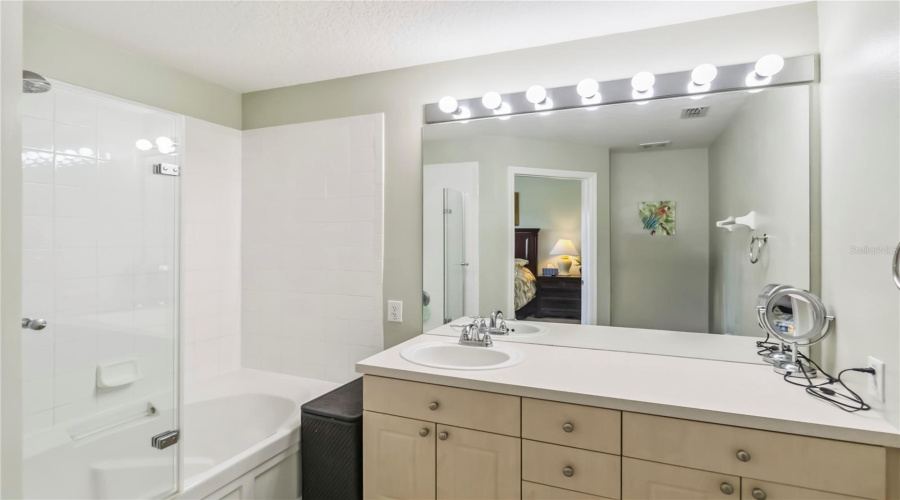 KISSIMMEE, Florida 34747, 3 Bedrooms Bedrooms, ,3 BathroomsBathrooms,Residential,For Sale,SILVER PALM,0,MFRO6422661