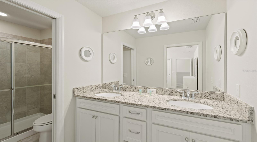 KISSIMMEE, Florida 34747, 8 Bedrooms Bedrooms, ,6 BathroomsBathrooms,Residential,For Sale,LUXOR,0,MFRO6419722