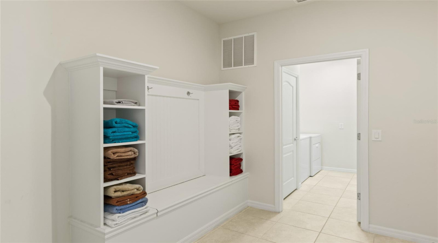 KISSIMMEE, Florida 34747, 8 Bedrooms Bedrooms, ,6 BathroomsBathrooms,Residential,For Sale,LUXOR,0,MFRO6419722