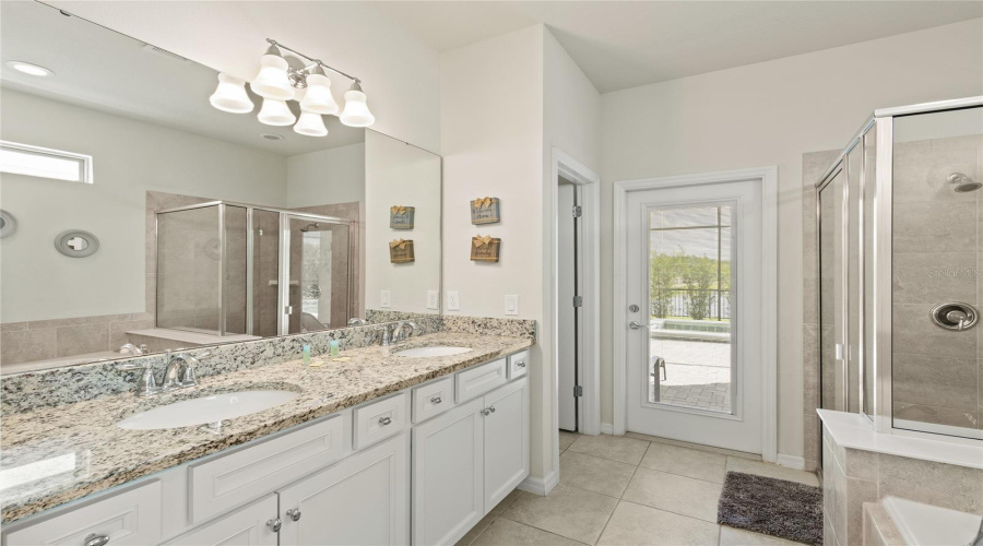 KISSIMMEE, Florida 34747, 8 Bedrooms Bedrooms, ,6 BathroomsBathrooms,Residential,For Sale,LUXOR,0,MFRO6419722