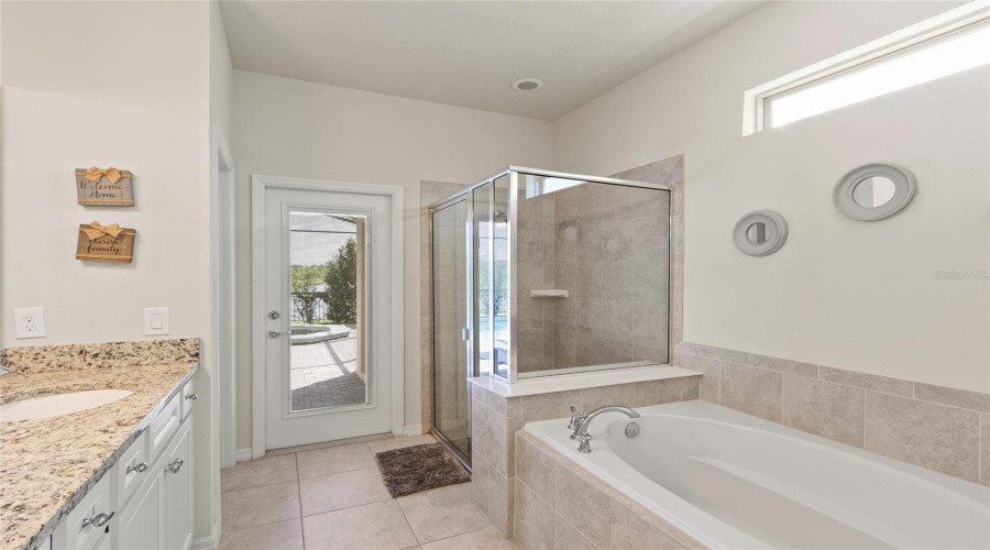 KISSIMMEE, Florida 34747, 8 Bedrooms Bedrooms, ,6 BathroomsBathrooms,Residential,For Sale,LUXOR,0,MFRO6419722