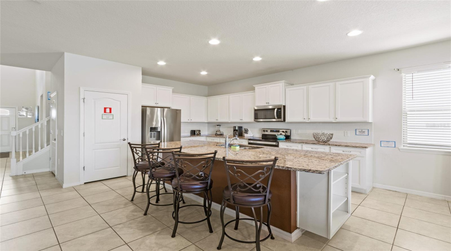 KISSIMMEE, Florida 34747, 8 Bedrooms Bedrooms, ,6 BathroomsBathrooms,Residential,For Sale,LUXOR,0,MFRO6419722