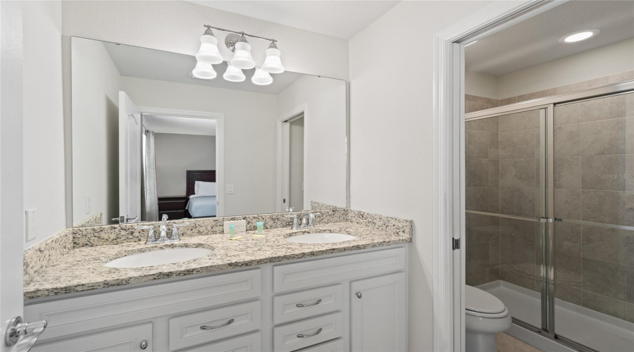 KISSIMMEE, Florida 34747, 8 Bedrooms Bedrooms, ,6 BathroomsBathrooms,Residential,For Sale,LUXOR,0,MFRO6419722