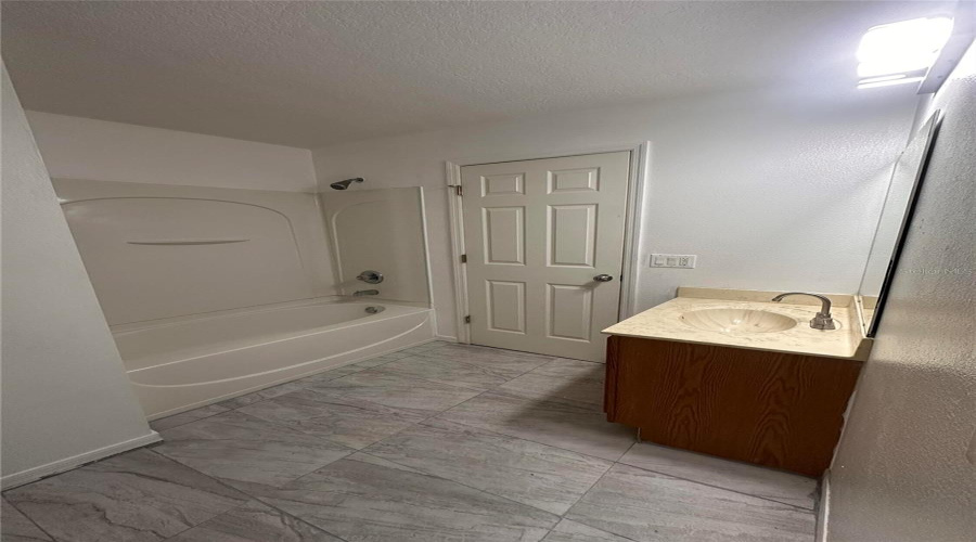 KISSIMMEE, Florida 34746, 4 Bedrooms Bedrooms, ,2 BathroomsBathrooms,Residential,For Sale,PHILADELPHIA,0,MFRO6423270