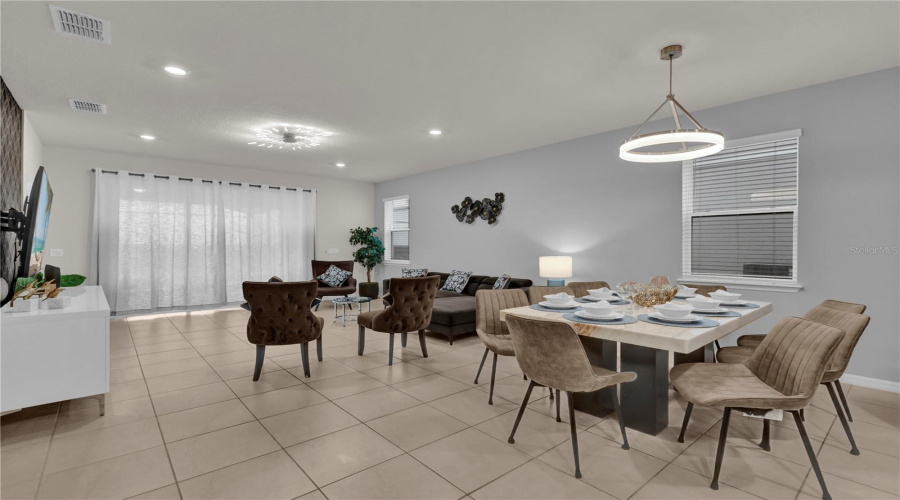 DAVENPORT, Florida 33897, 7 Bedrooms Bedrooms, ,5 BathroomsBathrooms,Residential,For Sale,SUMMER,0,MFRO6423233