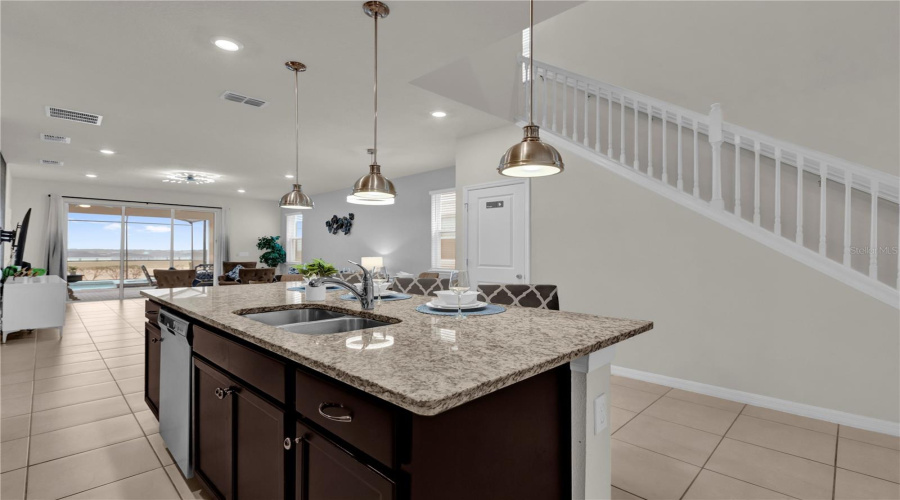 DAVENPORT, Florida 33897, 7 Bedrooms Bedrooms, ,5 BathroomsBathrooms,Residential,For Sale,SUMMER,0,MFRO6423233
