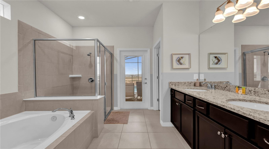 DAVENPORT, Florida 33897, 7 Bedrooms Bedrooms, ,5 BathroomsBathrooms,Residential,For Sale,SUMMER,0,MFRO6423233