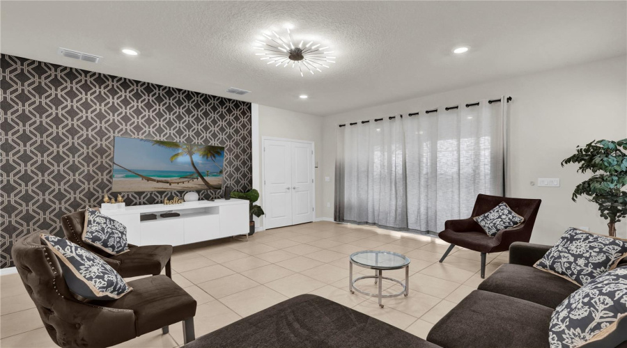 DAVENPORT, Florida 33897, 7 Bedrooms Bedrooms, ,5 BathroomsBathrooms,Residential,For Sale,SUMMER,0,MFRO6423233