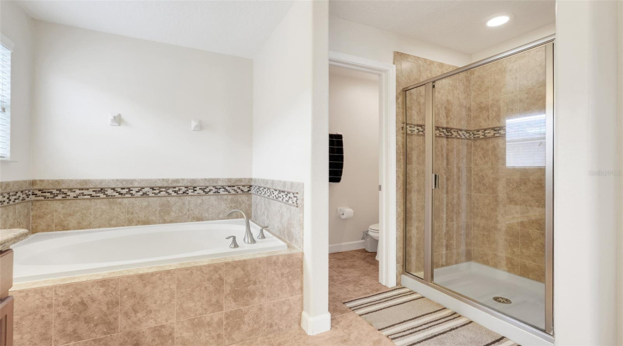 ENSUITE TUB